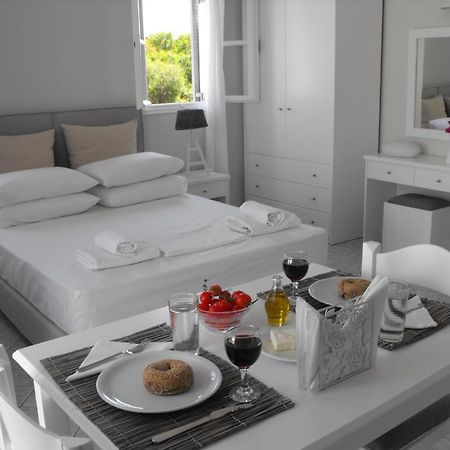 Milos Bay Suites 아다마스 외부 사진