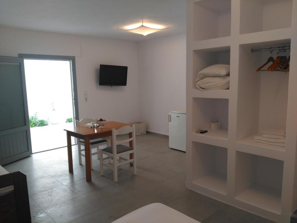 Milos Bay Suites 아다마스 외부 사진