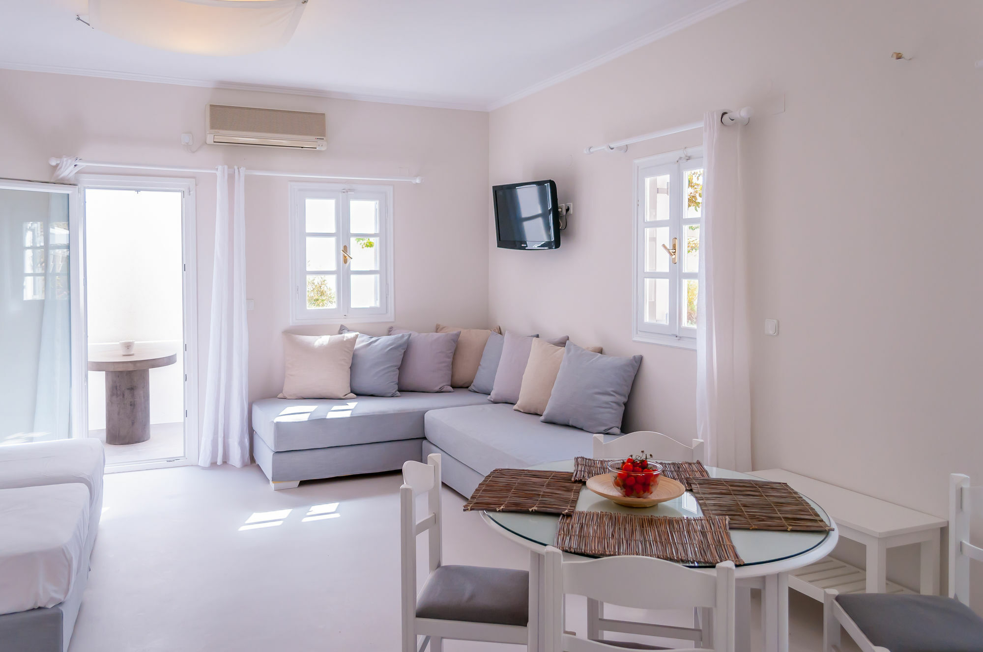 Milos Bay Suites 아다마스 외부 사진