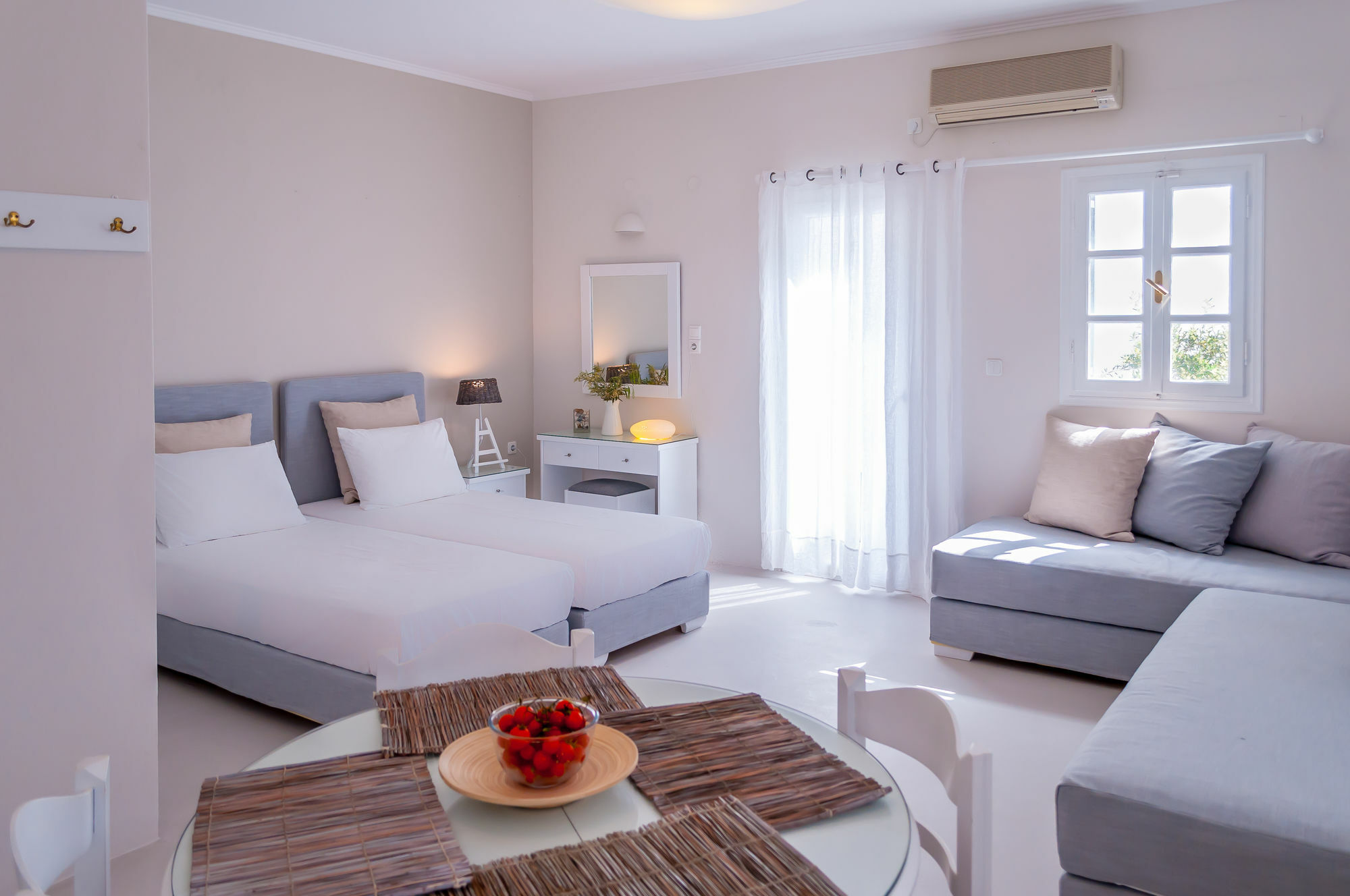 Milos Bay Suites 아다마스 외부 사진